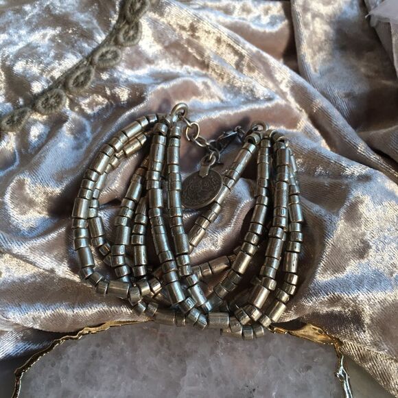 SILVER CYLINDER Streamer Bracelet! - Picture 7 of 16